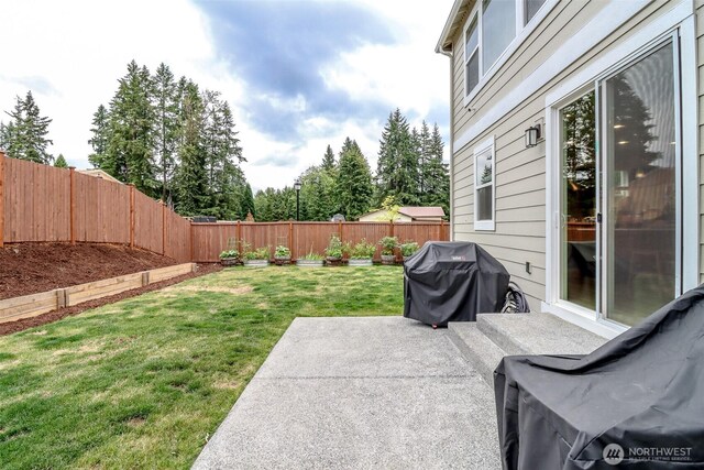 16321 SE 133rd Pl, Renton, WA 98059 - fenced backyard featuring a patio area