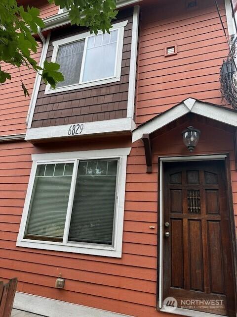 6829 Weedin Pl NE, Seattle, WA 98115 - view of exterior entry