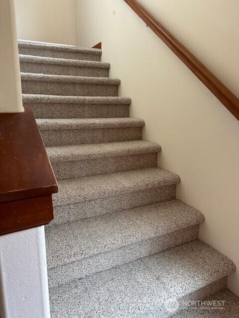 6829 Weedin Pl NE, Seattle, WA 98115 - view of staircase
