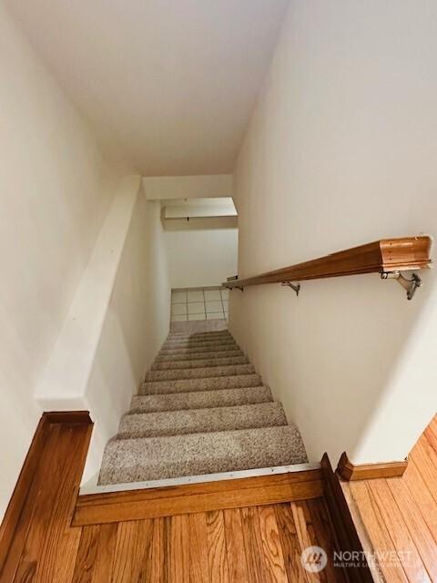 6829 Weedin Pl NE, Seattle, WA 98115 - view of staircase