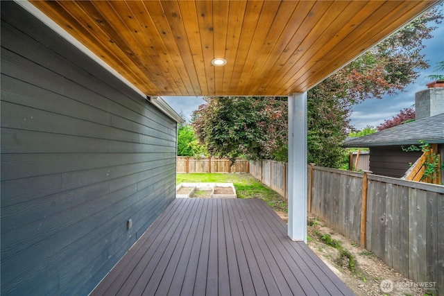 814 9th St SW, Puyallup, WA 98371 - deck with a fenced backyard