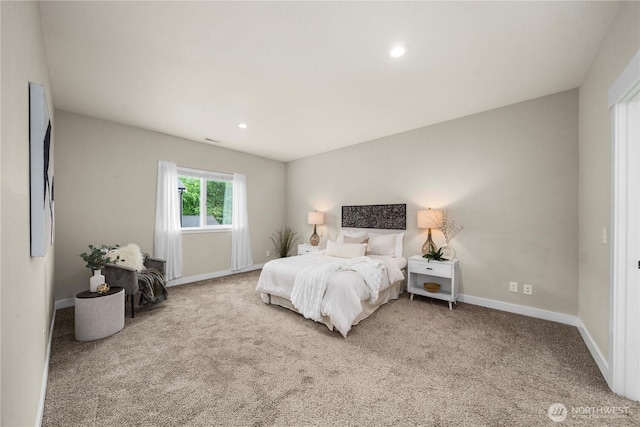 814 9th St SW, Puyallup, WA 98371 - carpeted bedroom featuring baseboards and recessed lighting