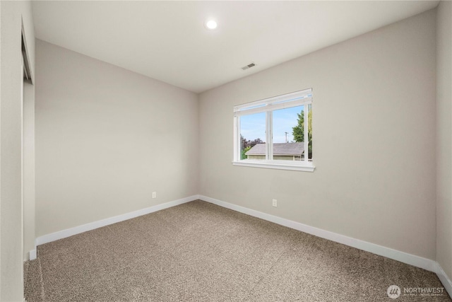 814 9th St SW, Puyallup, WA 98371 - unfurnished room featuring carpet and recessed lighting