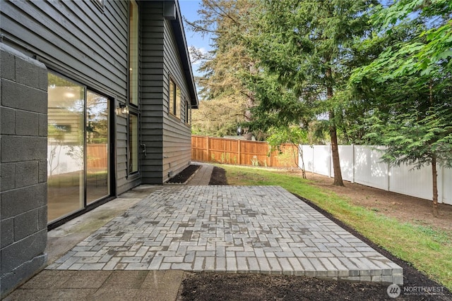 13652 99th Ave NE, Kirkland, WA 98034 - fenced backyard with a patio area