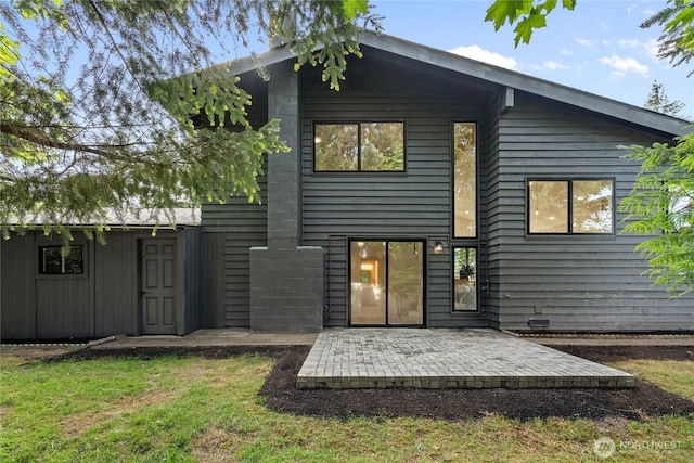 13652 99th Ave NE, Kirkland, WA 98034 - rear view of property with a patio area