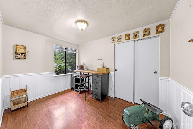 2366 Northshore Rd, Bellingham, WA 98226 - office featuring a textured ceiling, wainscoting, wood finished floors, and ornamental molding