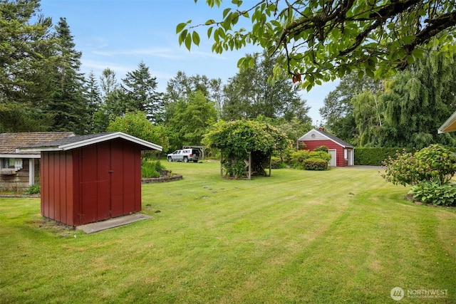 347 W King Tut Rd, Bellingham, WA 98226 - view of grassy yard with a shed