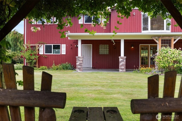 347 W King Tut Rd, Bellingham, WA 98226 - view of front of house featuring a front lawn and covered porch