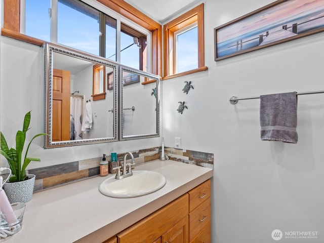 139 Maple St, Camano Island, WA 98282 - full bath with vanity