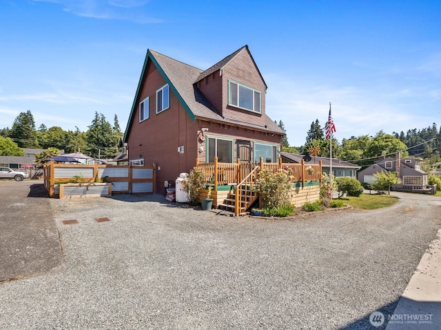 139 Maple St, Camano Island, WA 98282 - chalet / cabin with a deck