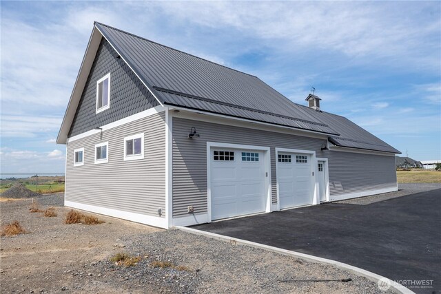 11801 Rd 5.6 NE, Moses Lake, WA 98837 - garage featuring driveway