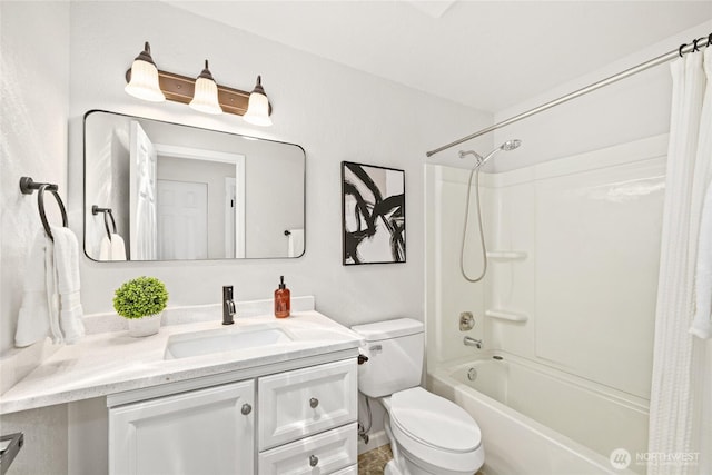 13045 28th Ave NE, Seattle, WA 98125 - full bath featuring shower / bathtub combination with curtain and vanity