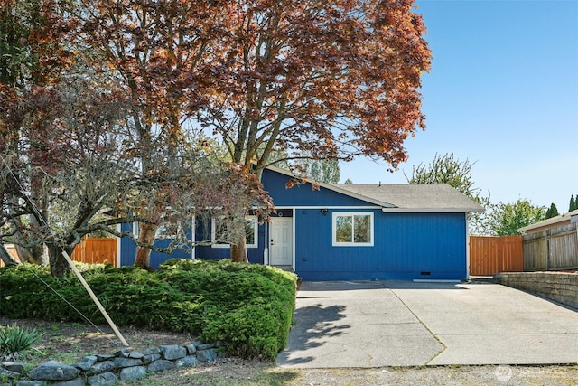4715 S Cushman Ave, Tacoma, WA 98408 - view of front of house with crawl space
