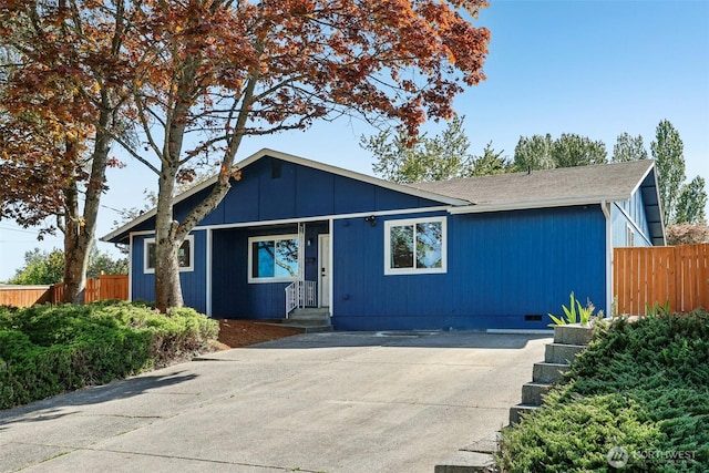 4715 S Cushman Ave, Tacoma, WA 98408 - view of front of home featuring crawl space