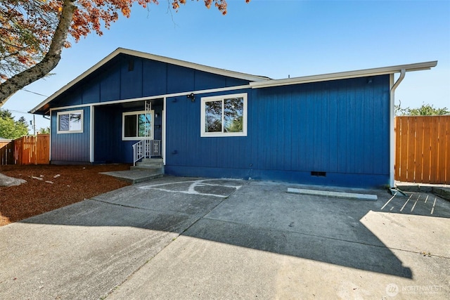 4715 S Cushman Ave, Tacoma, WA 98408 - rear view of property featuring crawl space