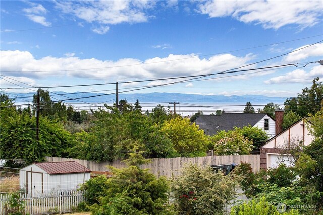 727 E 11th St, Port Angeles, WA 98362 - view of yard with a shed