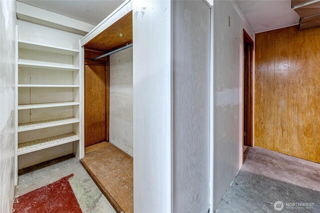 727 E 11th St, Port Angeles, WA 98362 - view of spacious closet
