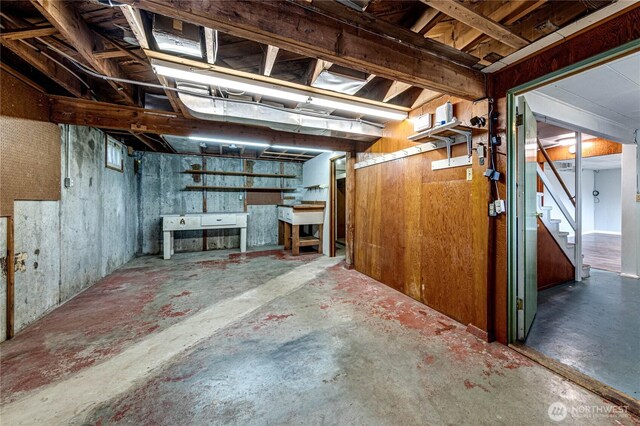 727 E 11th St, Port Angeles, WA 98362 - below grade area featuring stairway