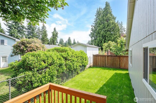 6203 119th St E, Puyallup, WA 98373 - view of fenced backyard