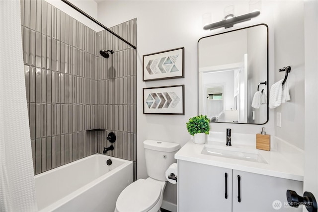 2817 Franklin Ave E Unit B, Seattle, WA 98102 - bathroom with vanity and shower / tub combo