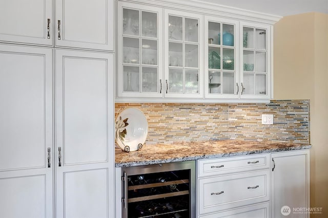 20821 NE 141st St, Woodinville, WA 98077 - indoor dry bar with beverage cooler and backsplash