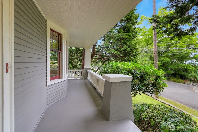 1523 4th Ave N, Seattle, WA 98109 - view of covered porch