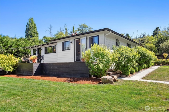 10426 SW 112th St, Vashon, WA 98070 - ranch-style home with a front lawn