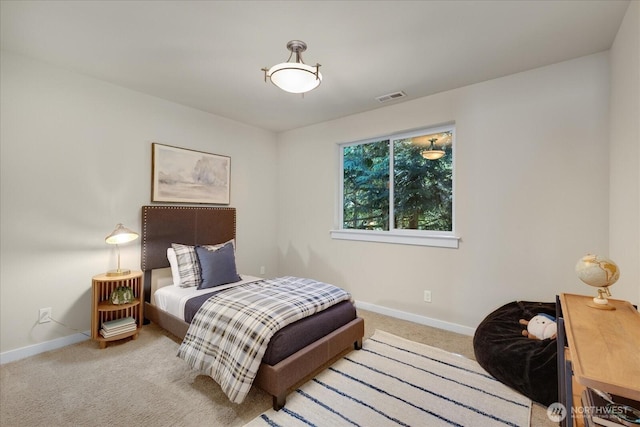 6555 125th Ave NE, Kirkland, WA 98033 - carpeted bedroom with baseboards