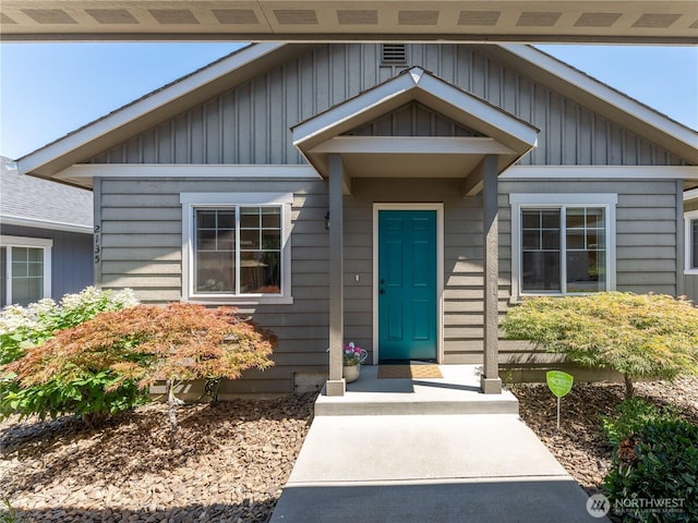 2135 Roper Ln, Wenatchee, WA 98801 - property entrance featuring board and batten siding