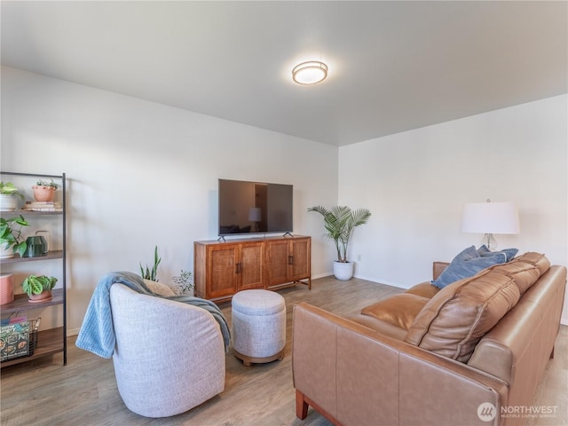 2135 Roper Ln, Wenatchee, WA 98801 - living area featuring light wood-type flooring