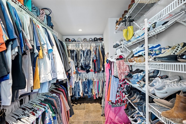931 SW Moose Hill Ct, Port Orchard, WA 98367 - walk in closet featuring tile patterned flooring