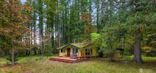 44111 SE Mt Si Rd, North Bend, WA 98045 - view of yard with a deck