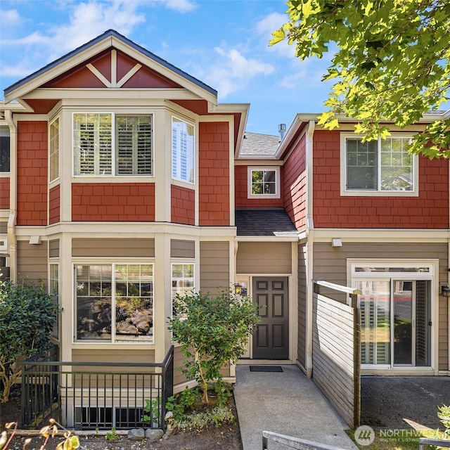 2840 139th Ave SE Unit 16, Bellevue, WA 98005 - view of property with roof with shingles