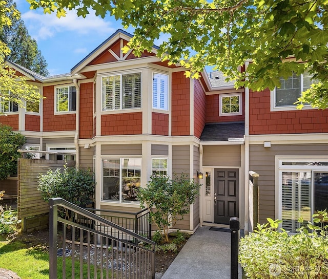 2840 139th Ave SE Unit 16, Bellevue, WA 98005 - view of property with roof with shingles