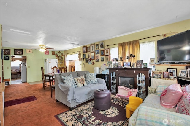 1109 S 61st St, Tacoma, WA 98408 - living area featuring ceiling fan and carpet flooring