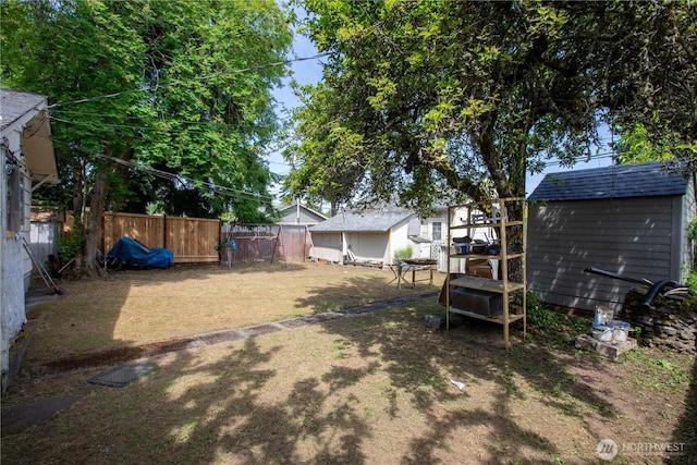 1109 S 61st St, Tacoma, WA 98408 - view of yard featuring a shed