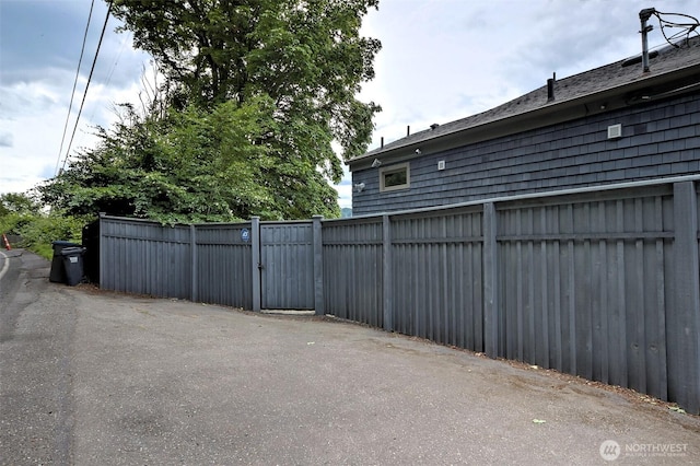 11261 E State Route 106, Union, WA 98592 - view of yard with a gate