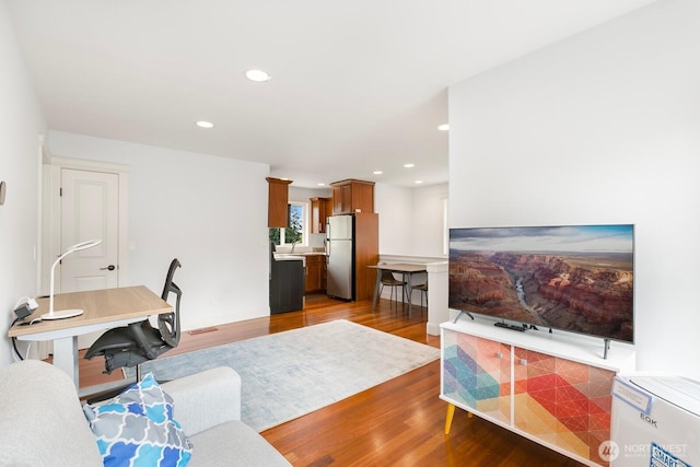603 9th Ave, Kirkland, WA 98033 - living room featuring wood finished floors and recessed lighting