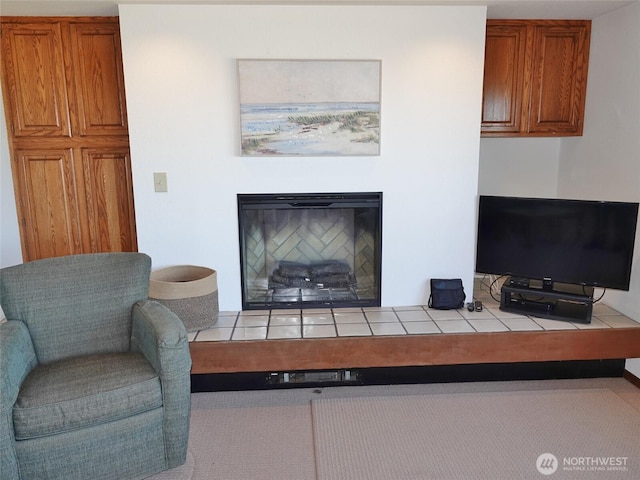 1407 Ocean Shores Blvd SW Unit 1N-I, Ocean Shores, WA 98569 - living room with a fireplace with flush hearth