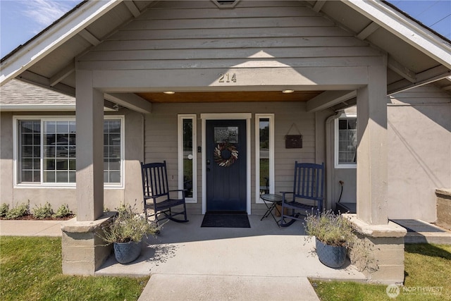 214 S Bradley St, Chelan, WA 98816 - view of exterior entry featuring a porch