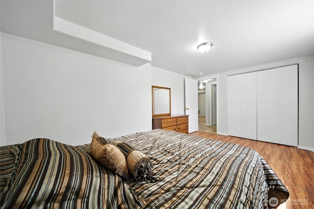 521 S Park St, Walla Walla, WA 99362 - bedroom featuring light wood-style flooring and a closet