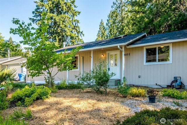 7601 Greenridge Loop SW, Olympia, WA 98512 - ranch-style home featuring roof with shingles and covered porch