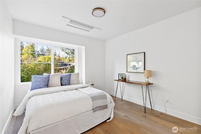 10520 NE 111th Pl, Kirkland, WA 98033 - bedroom with wood finished floors and baseboards