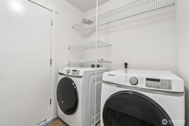 29775 218th Pl SE, Kent, WA 98042 - laundry room with washer and dryer