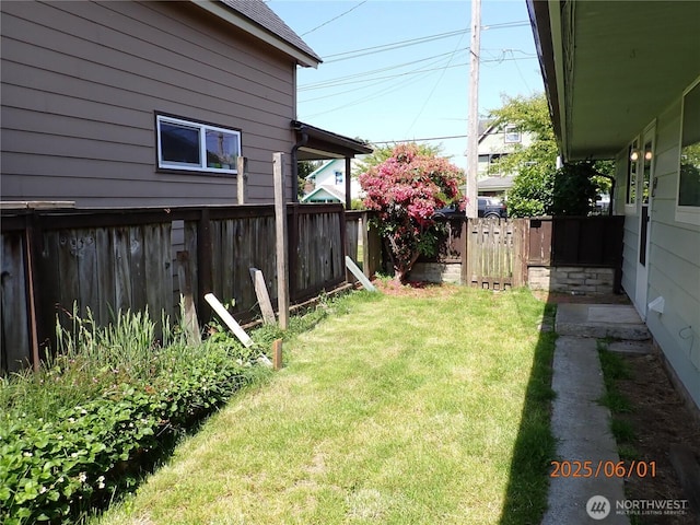 502504 4th St, Hoquiam, WA 98550 - view of fenced backyard