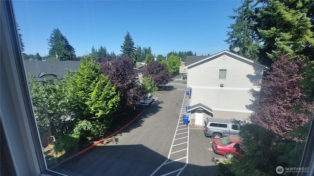 6907 Rainier Dr E Unit 1B, Everett, WA 98203 - view of asphalt street