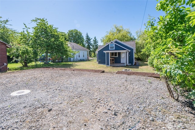 462 G St, Blaine, WA 98230 - view of grassy yard featuring an outdoor structure