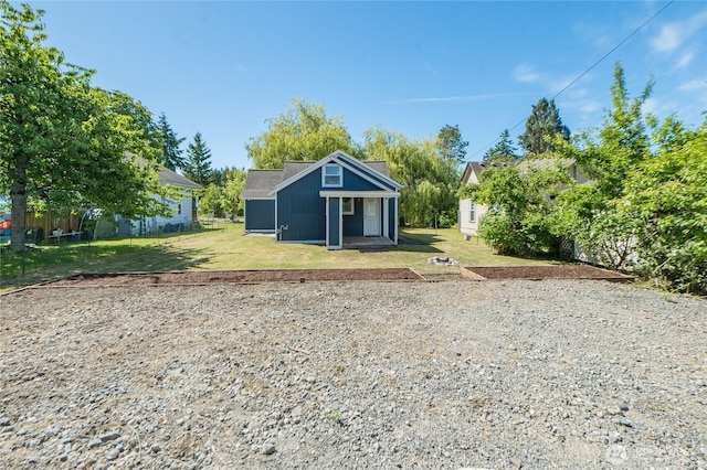 462 G St, Blaine, WA 98230 - rear view of house featuring a yard and an outdoor structure
