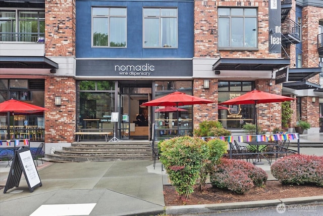 743 Broadway E, Seattle, WA 98102 - view of building exterior