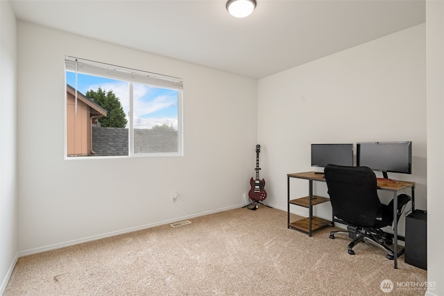 20122 102nd Ave SE, Kent, WA 98031 - carpeted office with baseboards